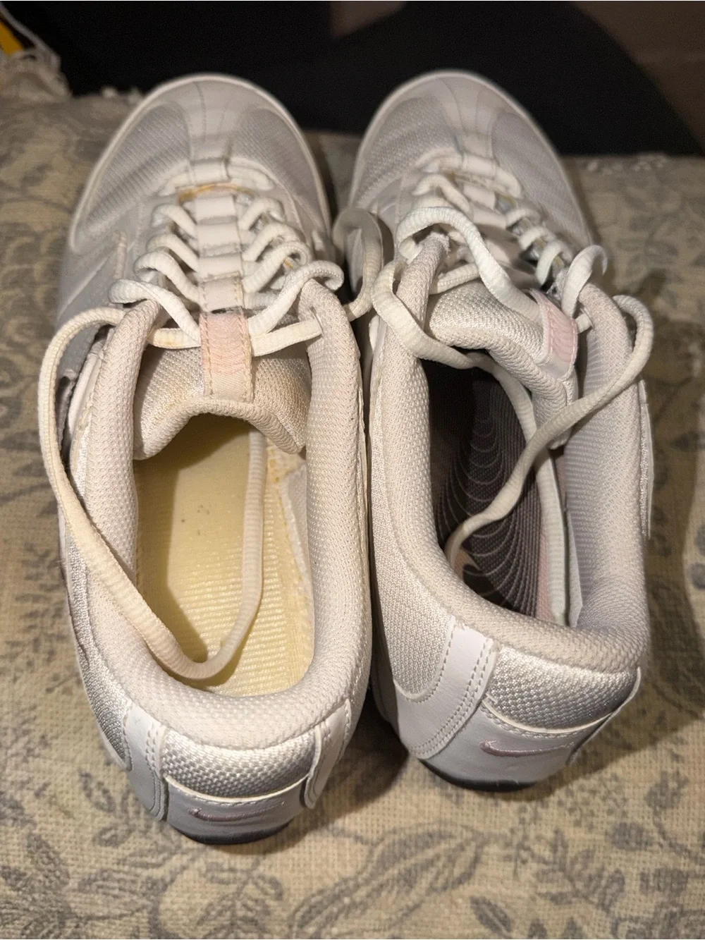 Nike Cheer Shoes Women’s Girls Size 8 Athletic Used Pre Owned As Is Sneakers NKE